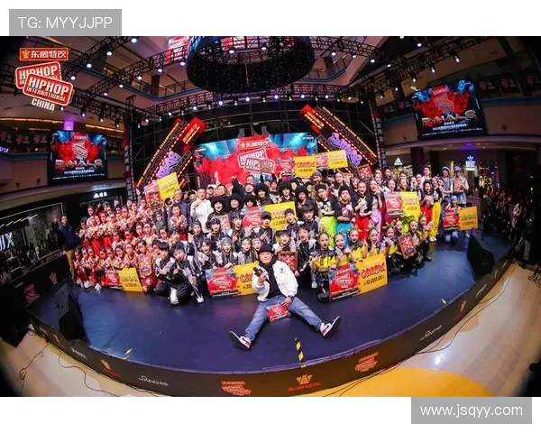 广州街舞队在世界攀岩锦标赛中以61分稳居积分榜首位 广州街舞队在世界攀岩锦标赛中以61分稳居积分榜首位