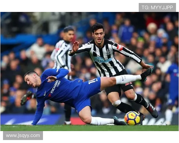 深圳足球队以61分稳居锦标赛积分榜首位展现强劲实力 深圳足球队以61分稳居锦标赛积分榜首位展现强劲实力